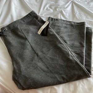 NWT size L Zenasport activewear capri gray pants